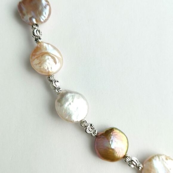 Blush Pink Coin Pearl Pearl Necklace 🆕 - Picture 10 of 10